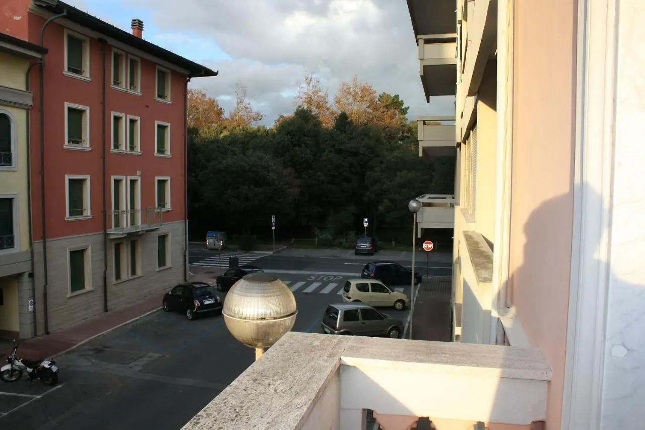 Magis Ac Magis Bedrooms Versilia Viareggio 0*,  Italy