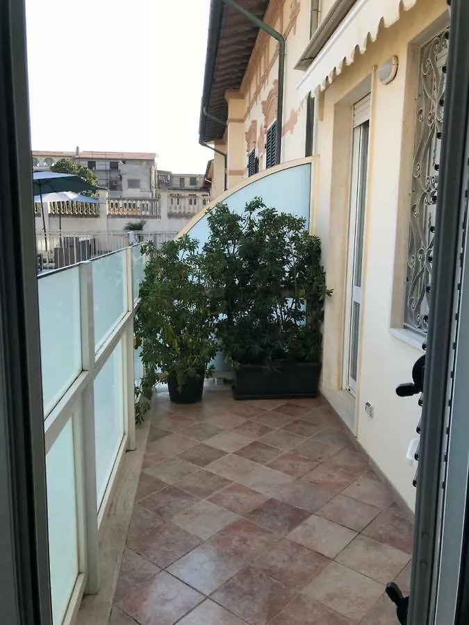 Affittacamere Magis Ac Magis Bedrooms Versilia Viareggio Italia